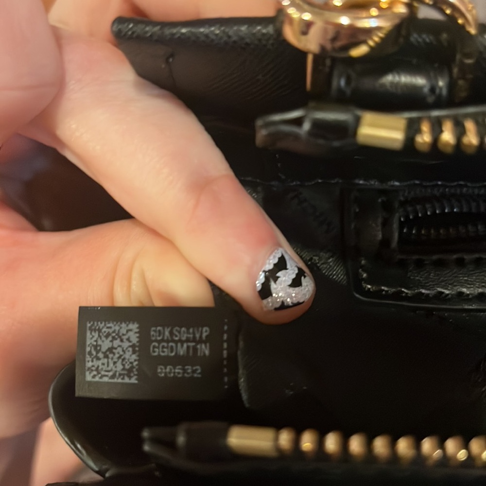 NWOT- Michael Kors small leather Crossbody detachable strap - Picture 8 of 9